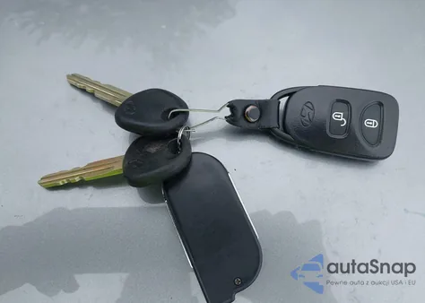 2010 Hyundai Accent Gs из США, поврежденный, VIN KMHCM3AC2AU180440